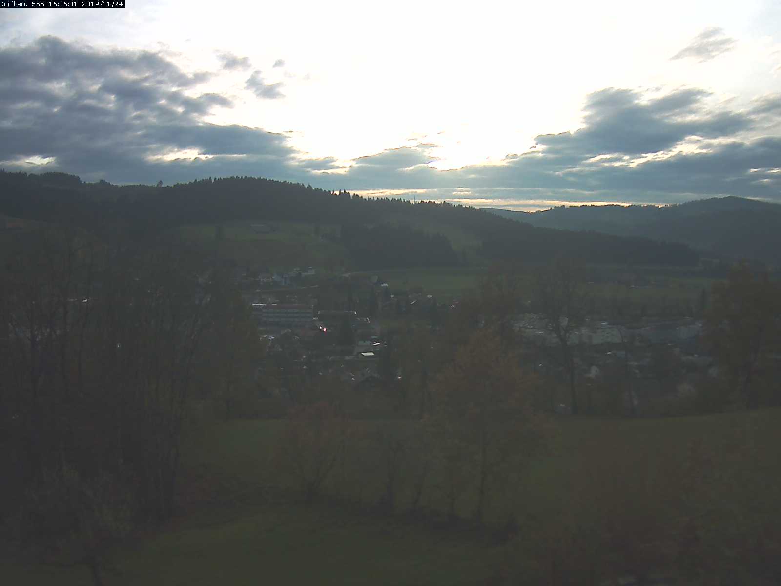 Webcam-Bild: Aussicht vom Dorfberg in Langnau 20191124-160601