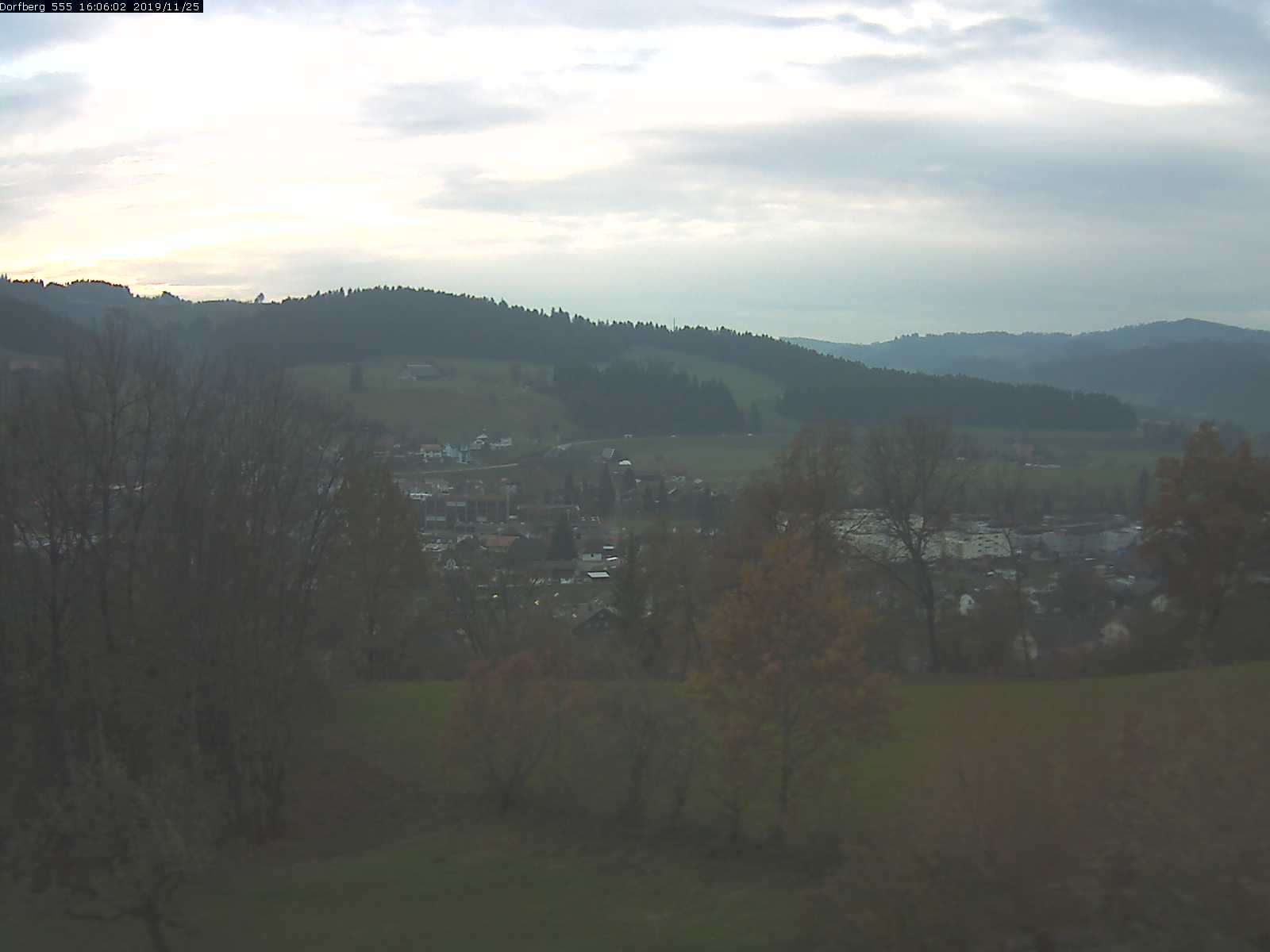 Webcam-Bild: Aussicht vom Dorfberg in Langnau 20191125-160601