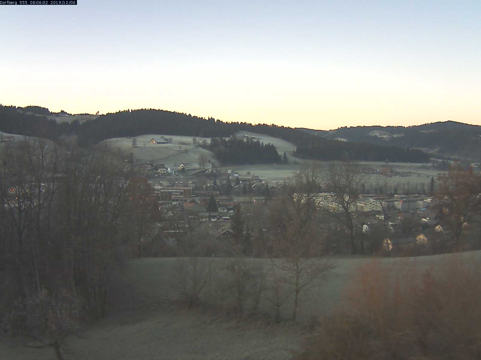 Webcam-Bild: Aussicht vom Dorfberg in Langnau 20191206-080601