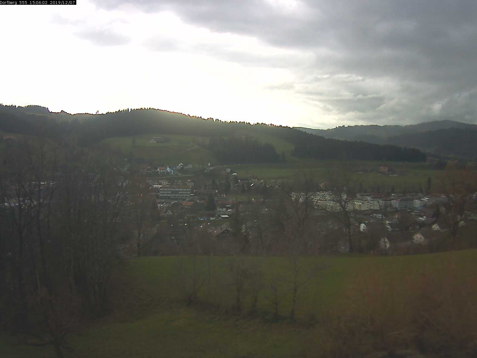 Webcam-Bild: Aussicht vom Dorfberg in Langnau 20191207-150601