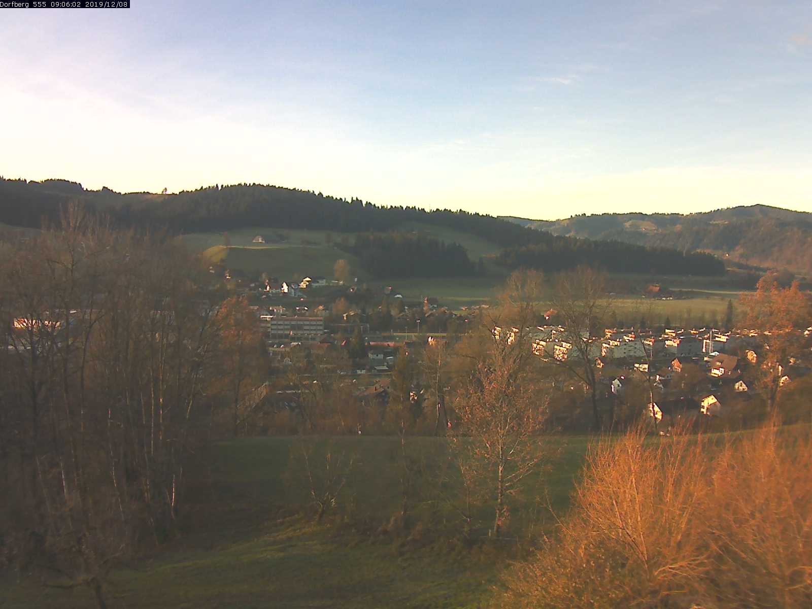 Webcam-Bild: Aussicht vom Dorfberg in Langnau 20191208-090601