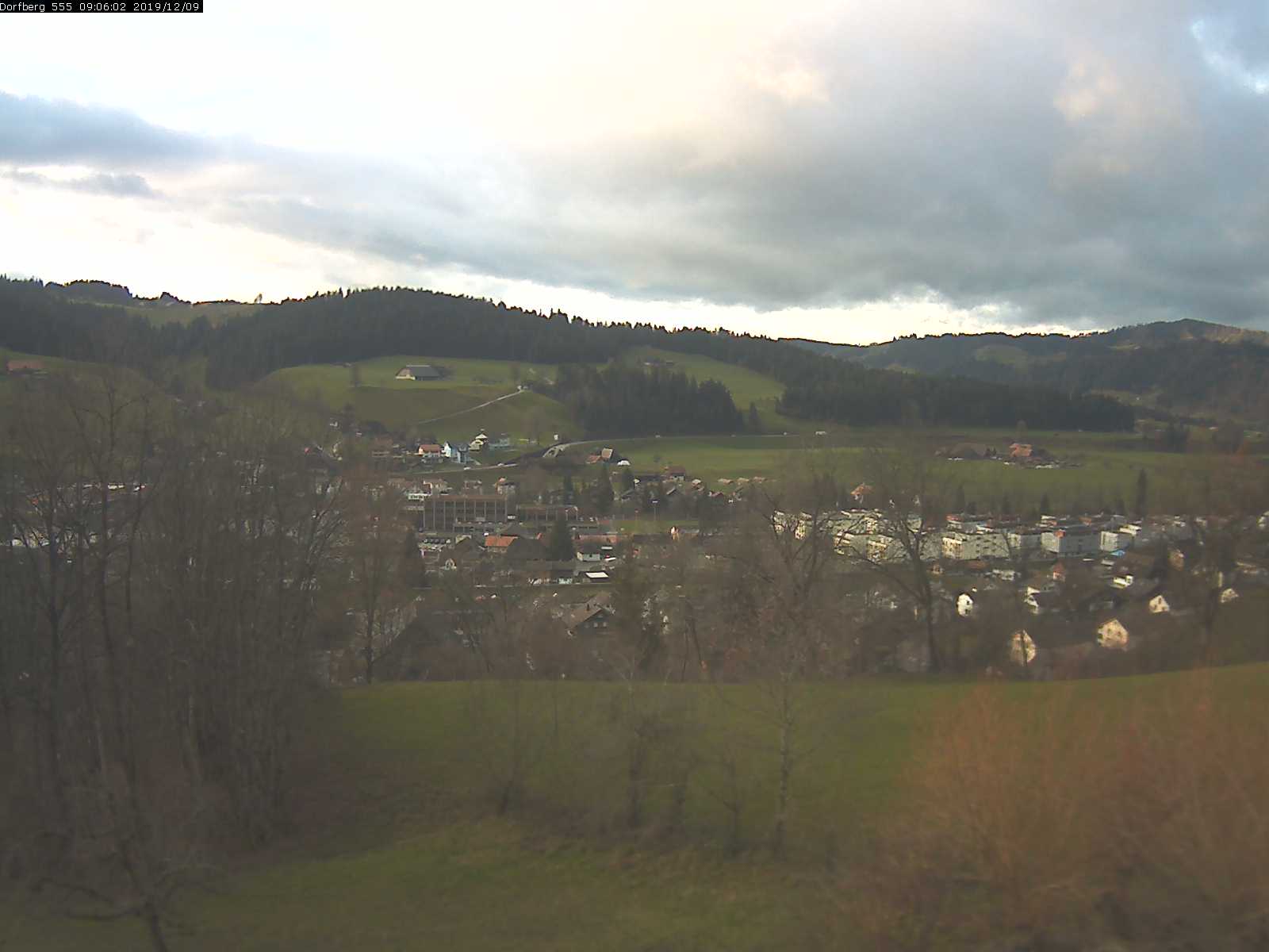 Webcam-Bild: Aussicht vom Dorfberg in Langnau 20191209-090601