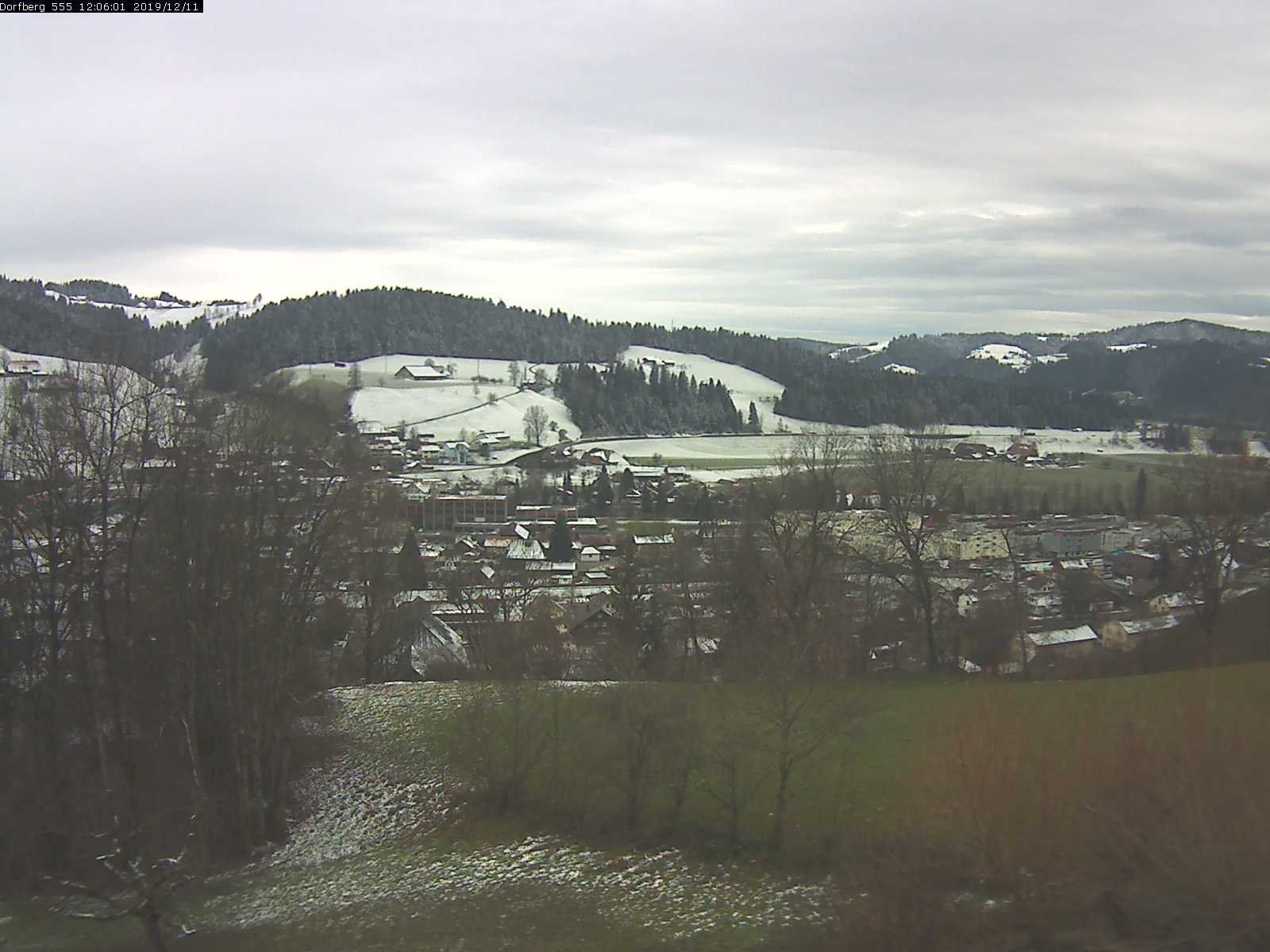 Webcam-Bild: Aussicht vom Dorfberg in Langnau 20191211-120601
