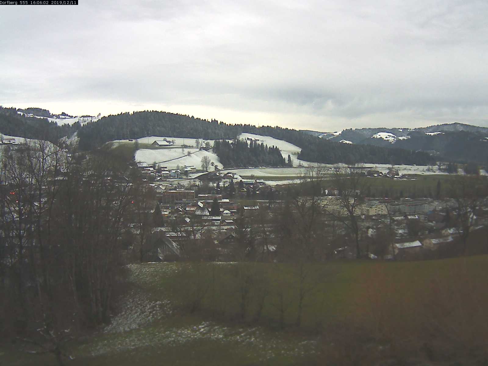 Webcam-Bild: Aussicht vom Dorfberg in Langnau 20191211-160601