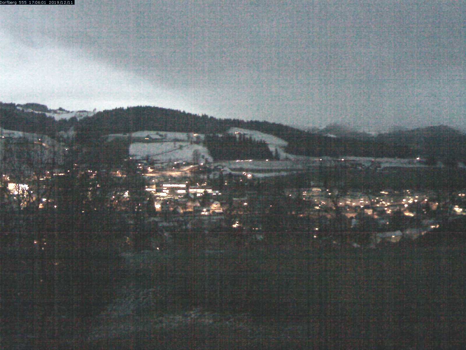 Webcam-Bild: Aussicht vom Dorfberg in Langnau 20191211-170601