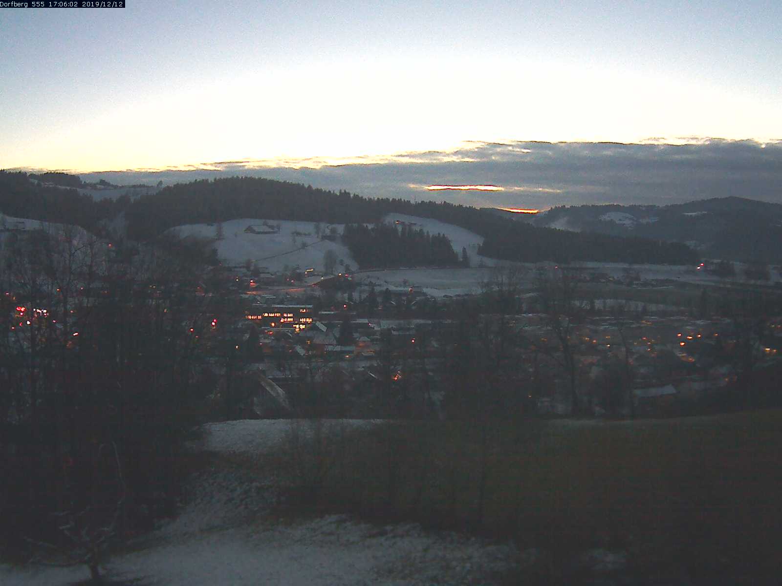 Webcam-Bild: Aussicht vom Dorfberg in Langnau 20191212-170602