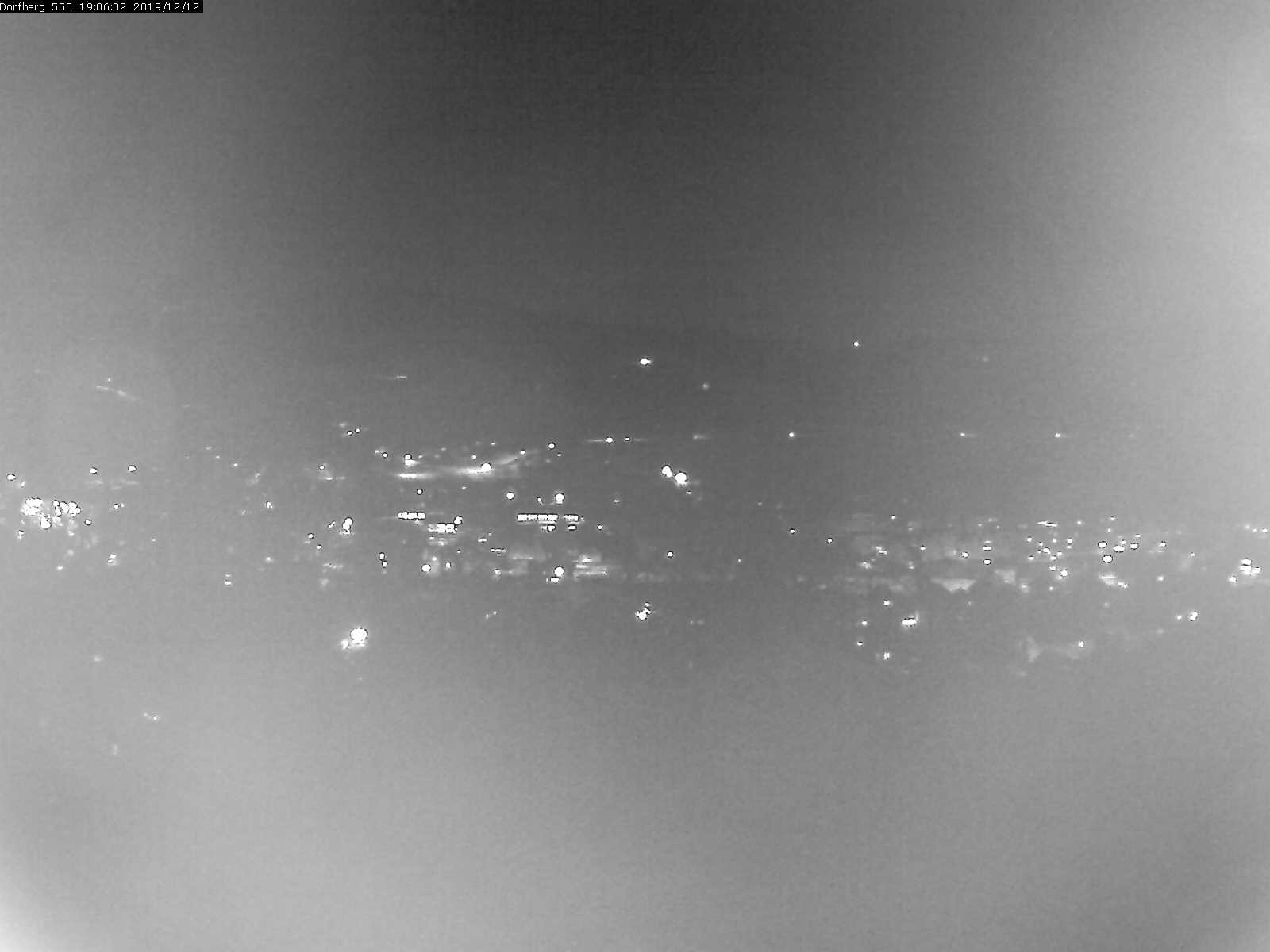 Webcam-Bild: Aussicht vom Dorfberg in Langnau 20191212-190601