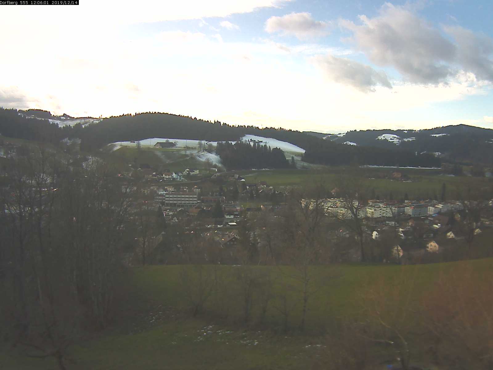 Webcam-Bild: Aussicht vom Dorfberg in Langnau 20191214-120601