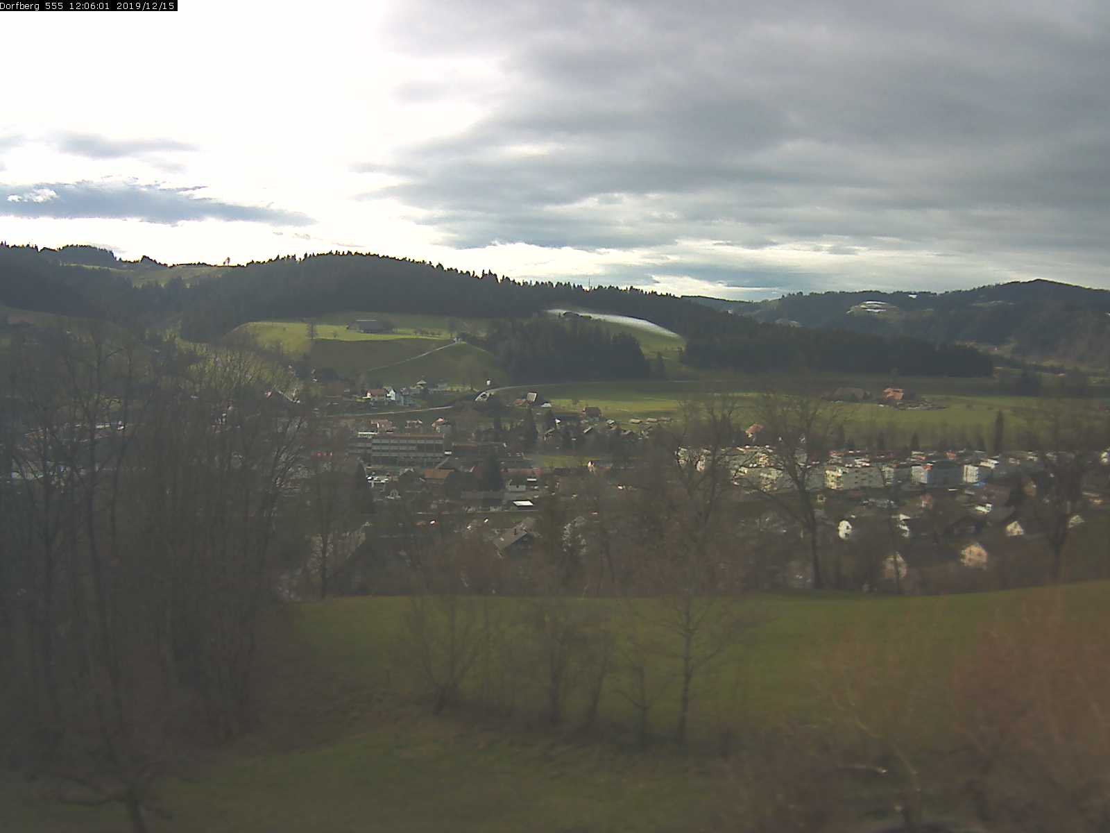 Webcam-Bild: Aussicht vom Dorfberg in Langnau 20191215-120601