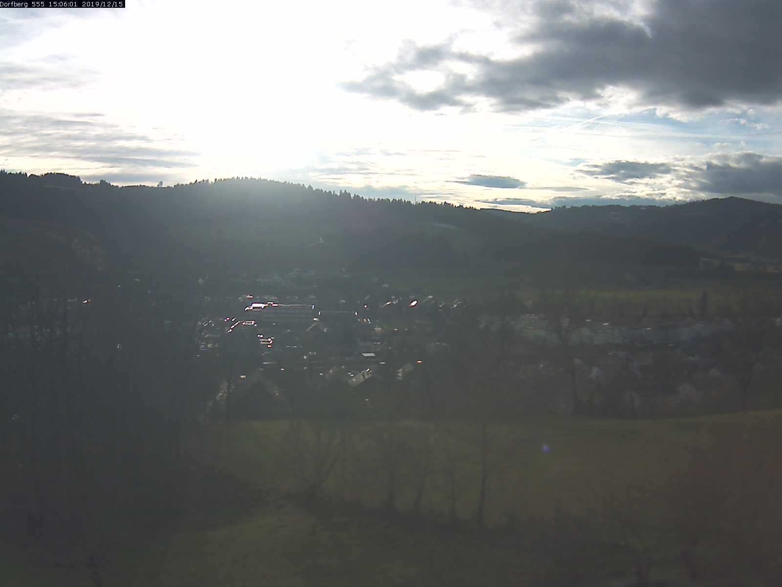 Webcam-Bild: Aussicht vom Dorfberg in Langnau 20191215-150601