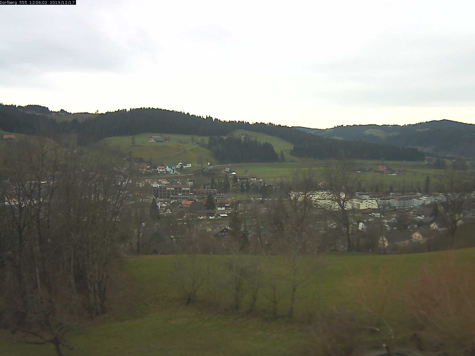 Webcam-Bild: Aussicht vom Dorfberg in Langnau 20191217-120601
