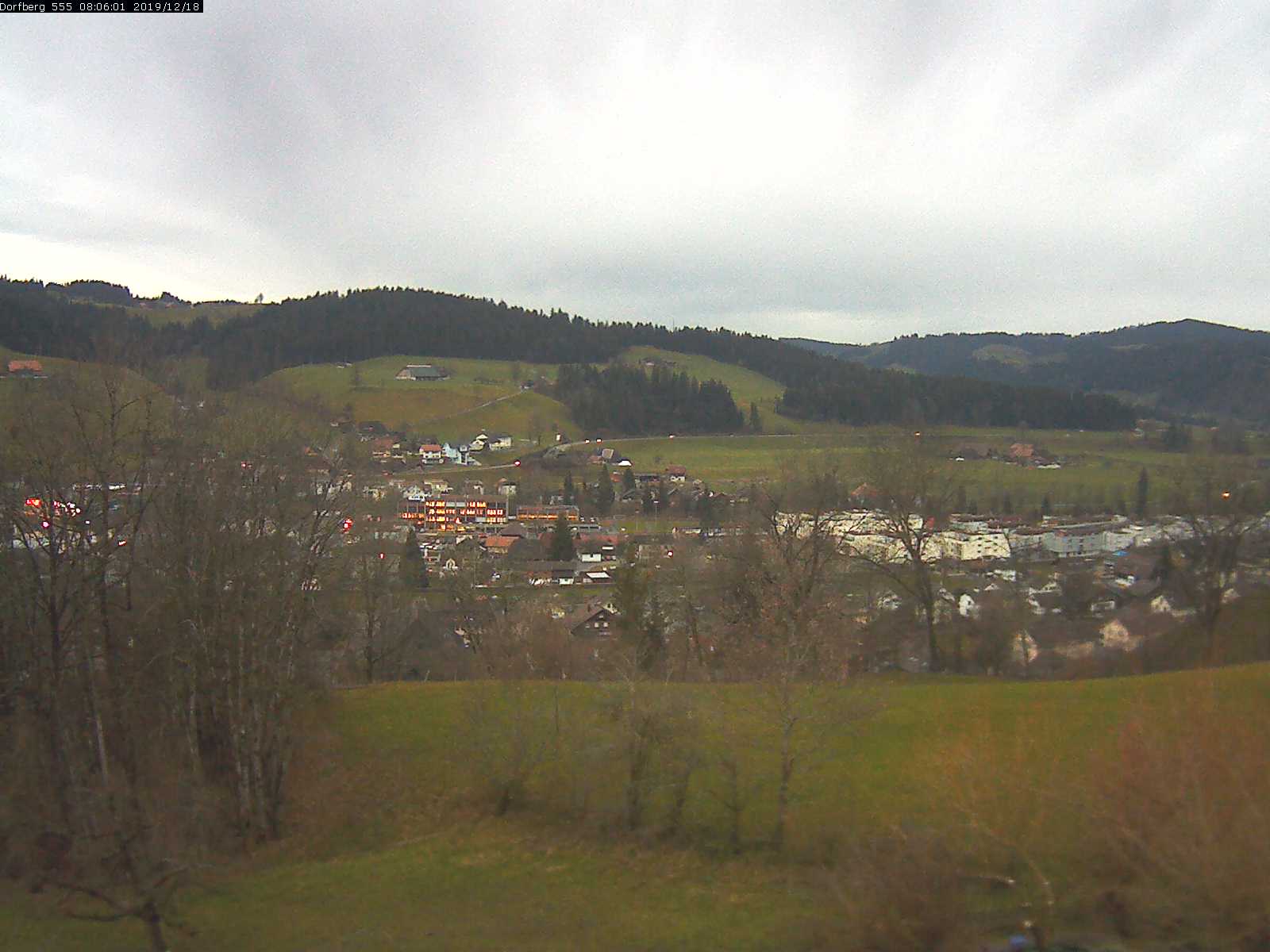 Webcam-Bild: Aussicht vom Dorfberg in Langnau 20191218-080601