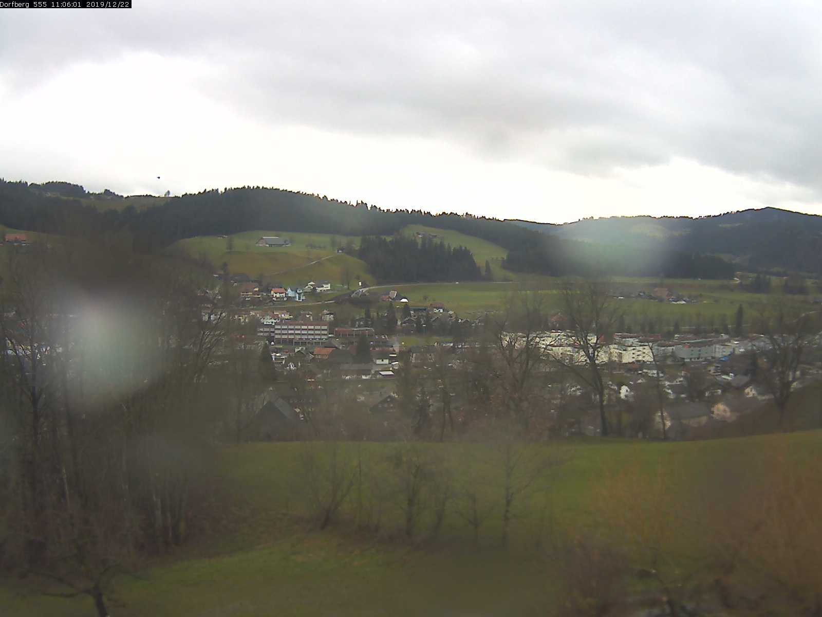 Webcam-Bild: Aussicht vom Dorfberg in Langnau 20191222-110601