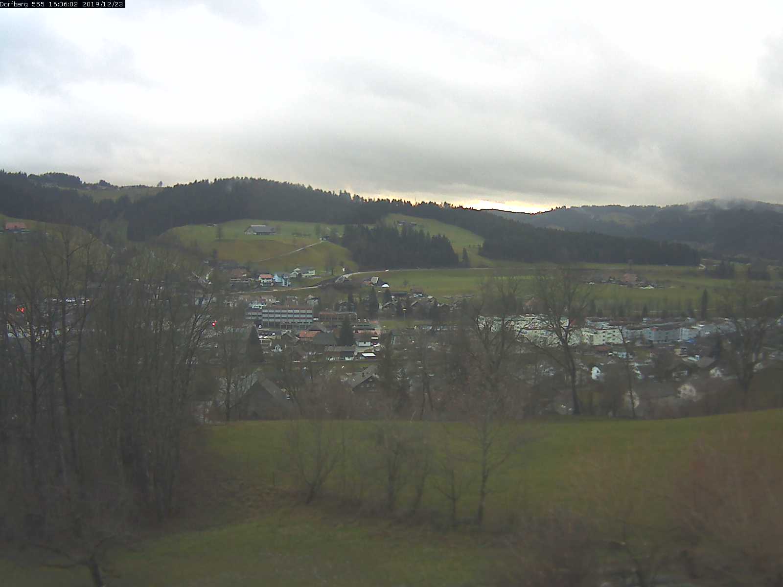 Webcam-Bild: Aussicht vom Dorfberg in Langnau 20191223-160602