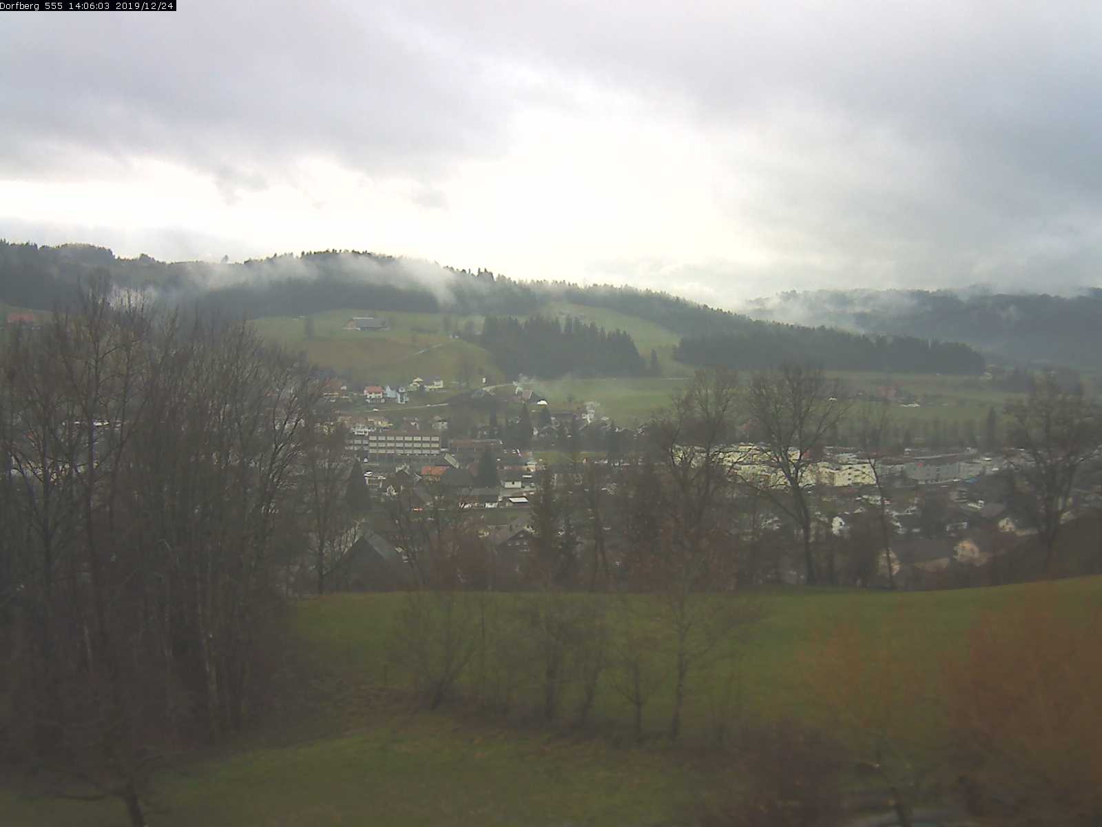 Webcam-Bild: Aussicht vom Dorfberg in Langnau 20191224-140601