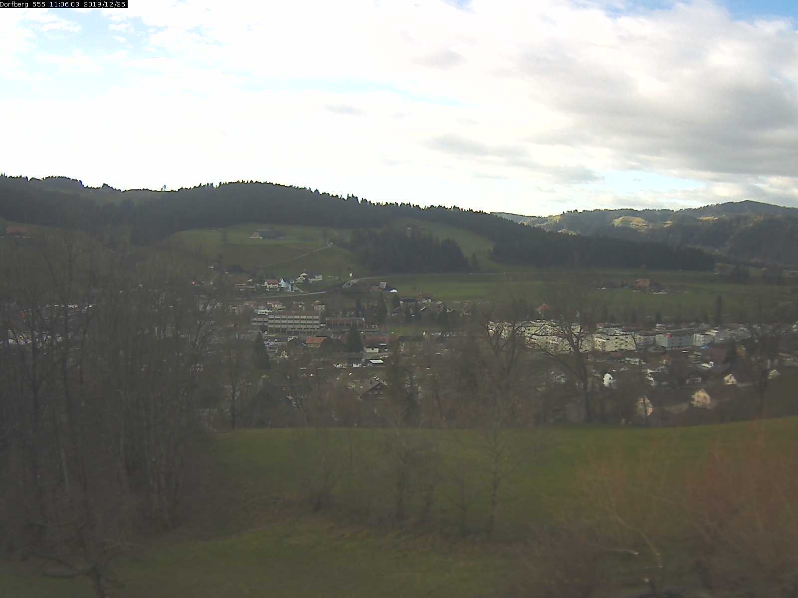 Webcam-Bild: Aussicht vom Dorfberg in Langnau 20191225-110601