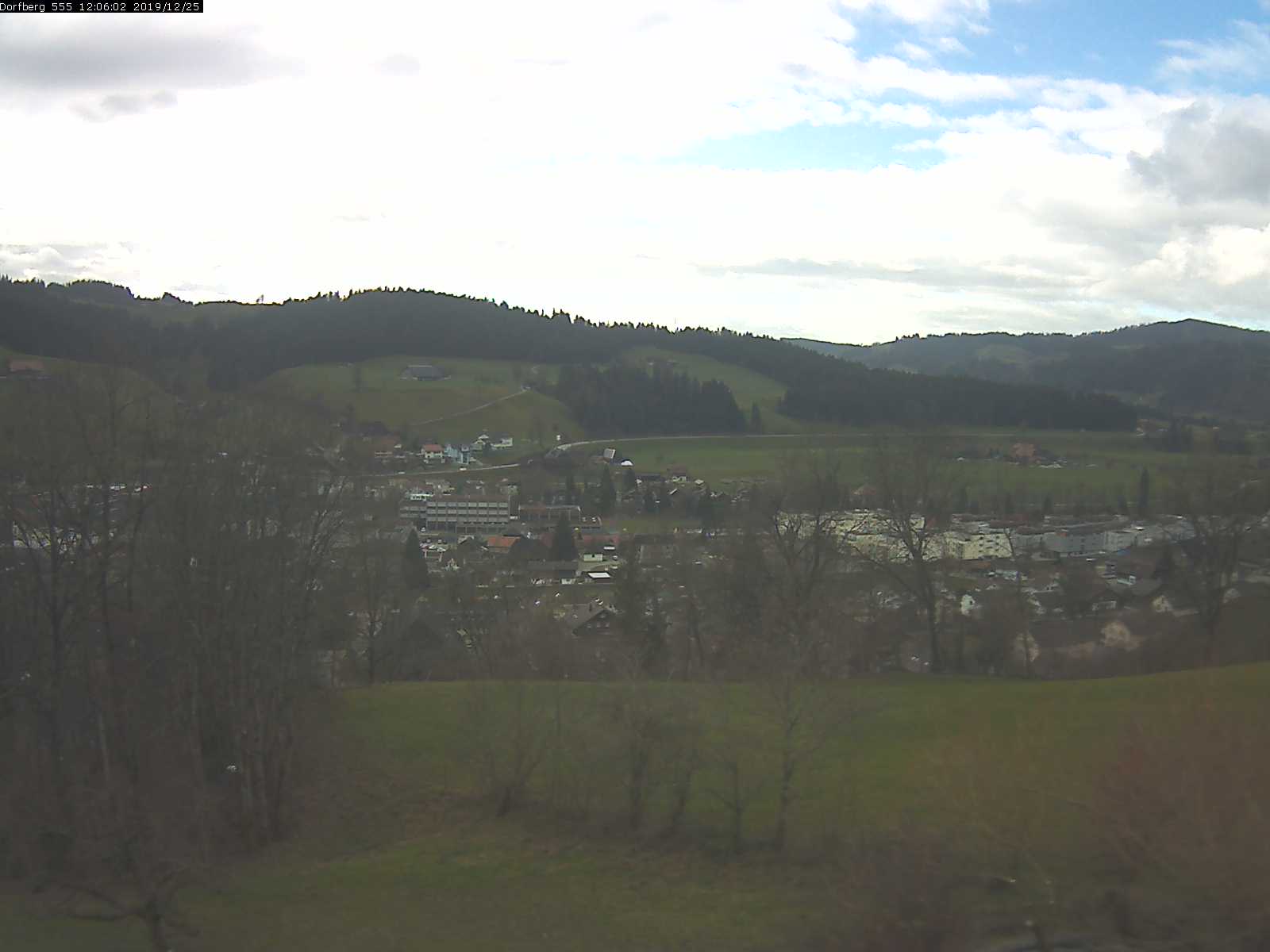 Webcam-Bild: Aussicht vom Dorfberg in Langnau 20191225-120601
