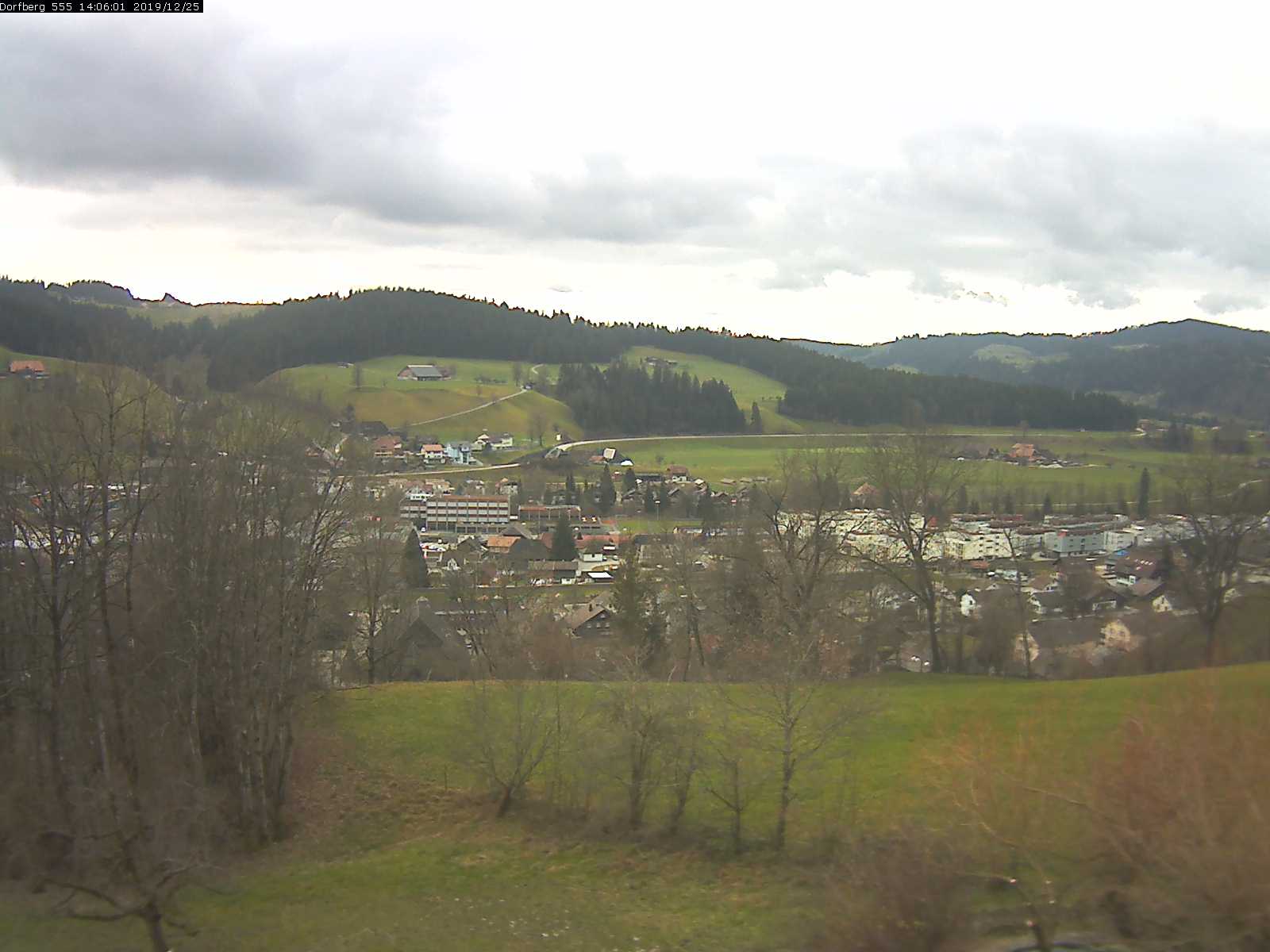 Webcam-Bild: Aussicht vom Dorfberg in Langnau 20191225-140601