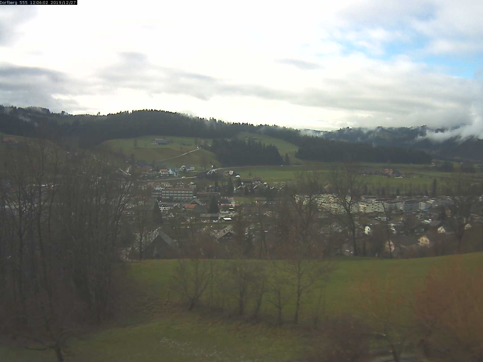 Webcam-Bild: Aussicht vom Dorfberg in Langnau 20191227-120601