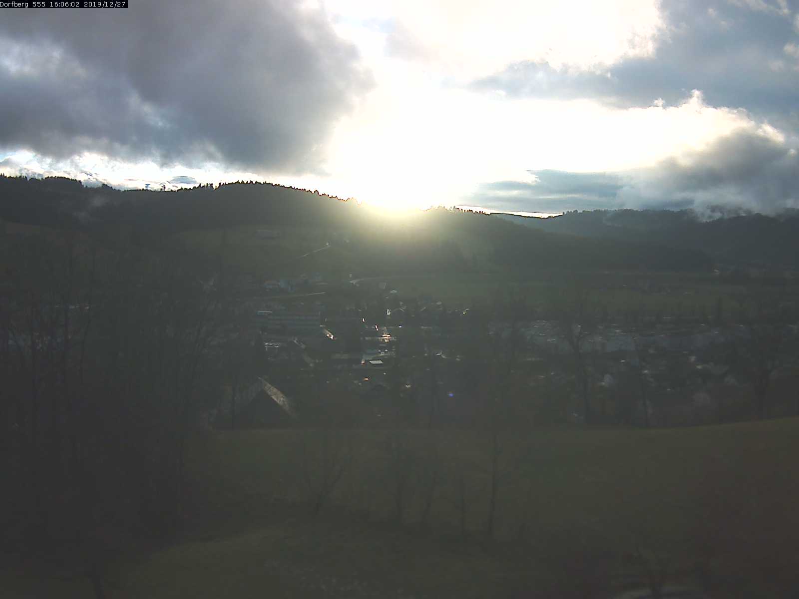 Webcam-Bild: Aussicht vom Dorfberg in Langnau 20191227-160601