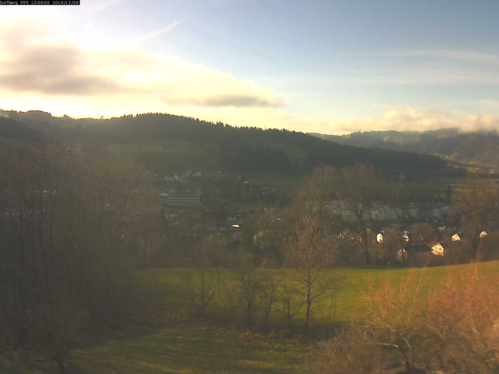 Webcam-Bild: Aussicht vom Dorfberg in Langnau 20191228-120601