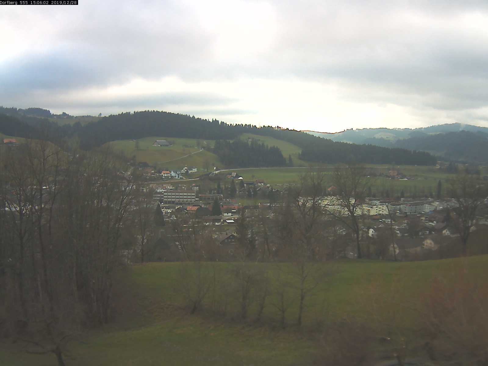 Webcam-Bild: Aussicht vom Dorfberg in Langnau 20191228-150601