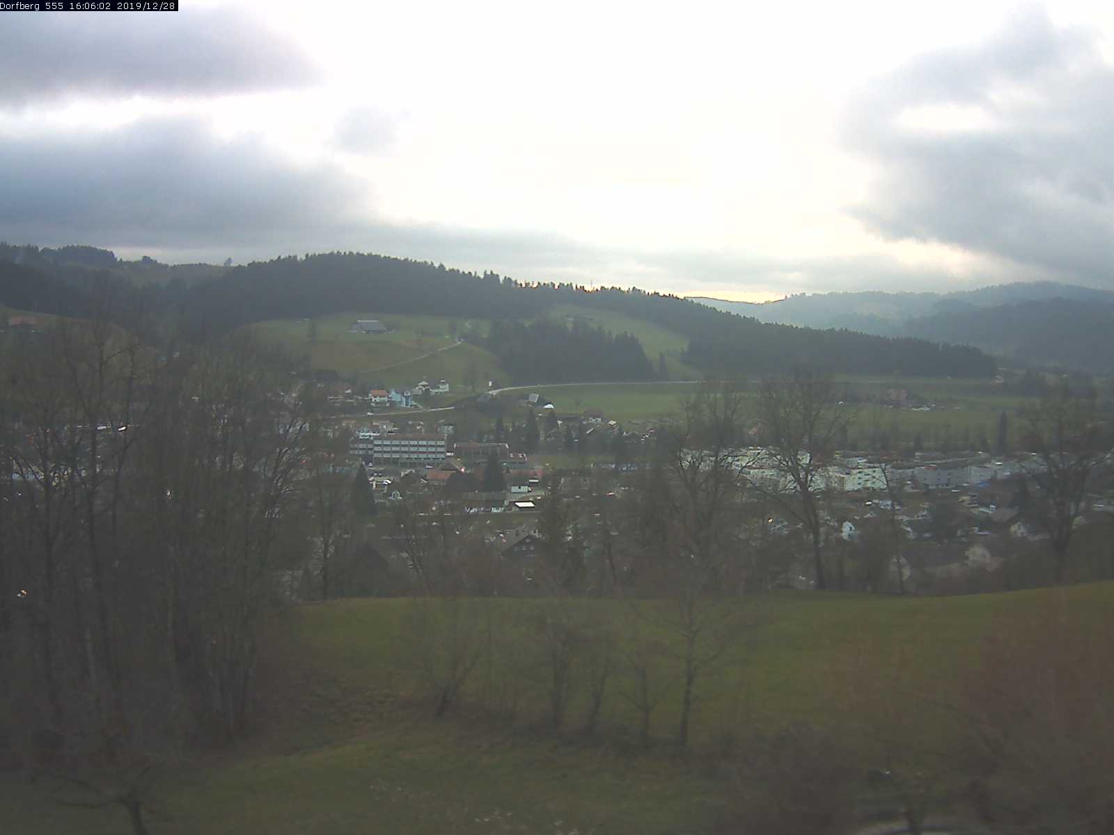 Webcam-Bild: Aussicht vom Dorfberg in Langnau 20191228-160601