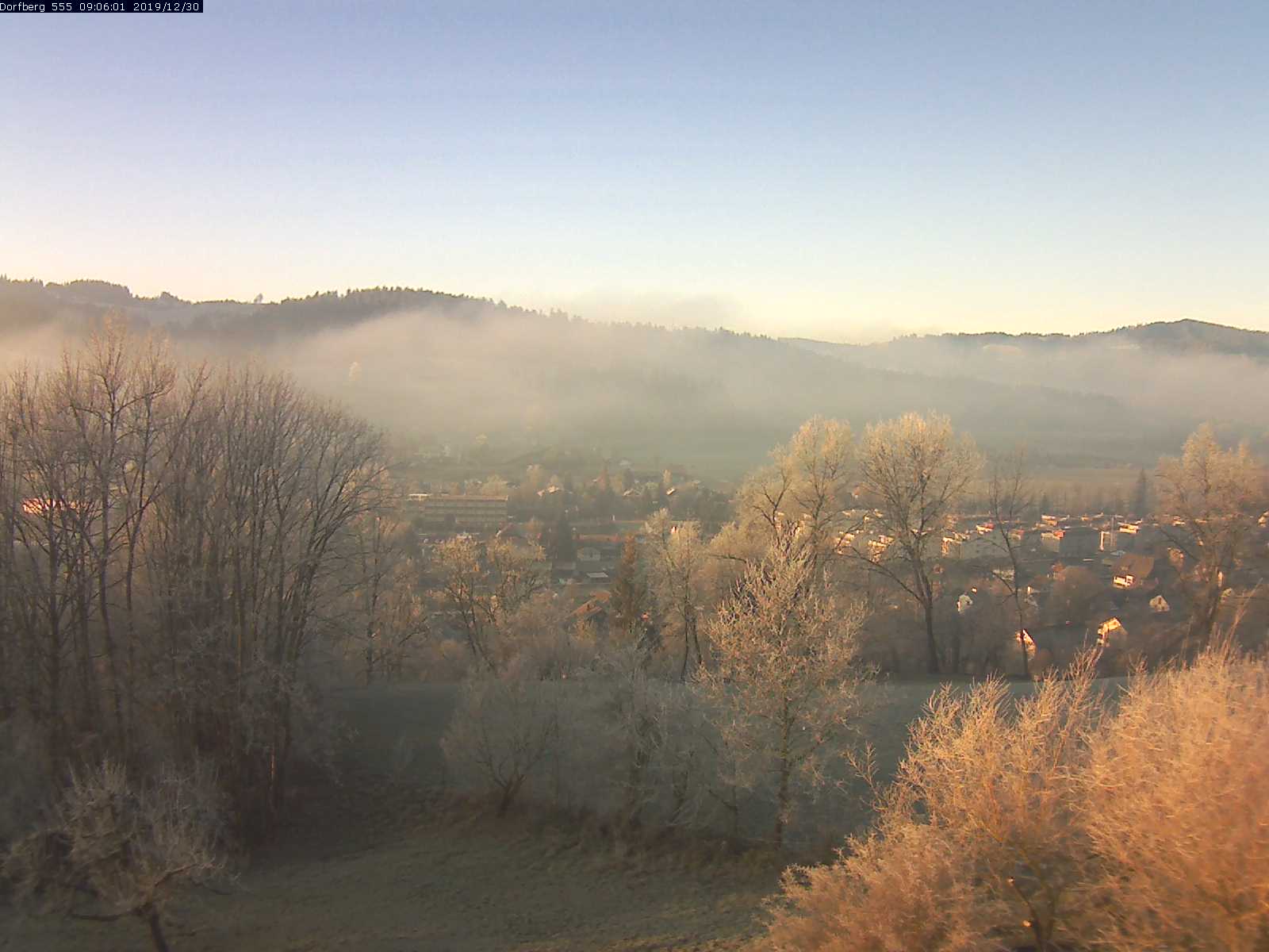 Webcam-Bild: Aussicht vom Dorfberg in Langnau 20191230-090601