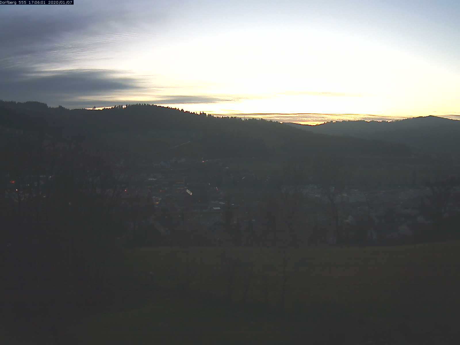 Webcam-Bild: Aussicht vom Dorfberg in Langnau 20200107-170601