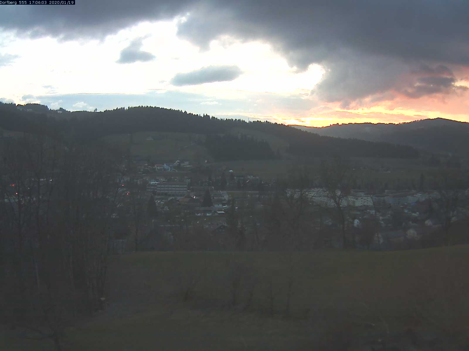 Webcam-Bild: Aussicht vom Dorfberg in Langnau 20200119-170601