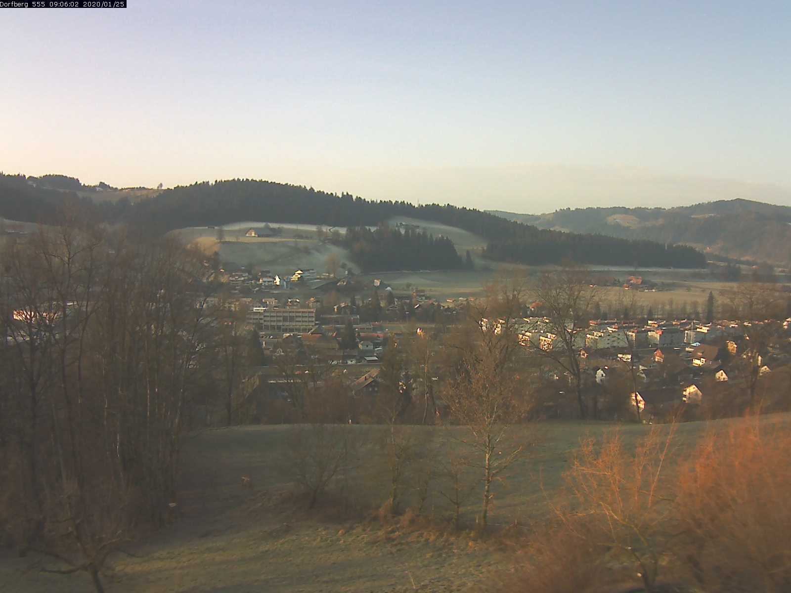 Webcam-Bild: Aussicht vom Dorfberg in Langnau 20200125-090601