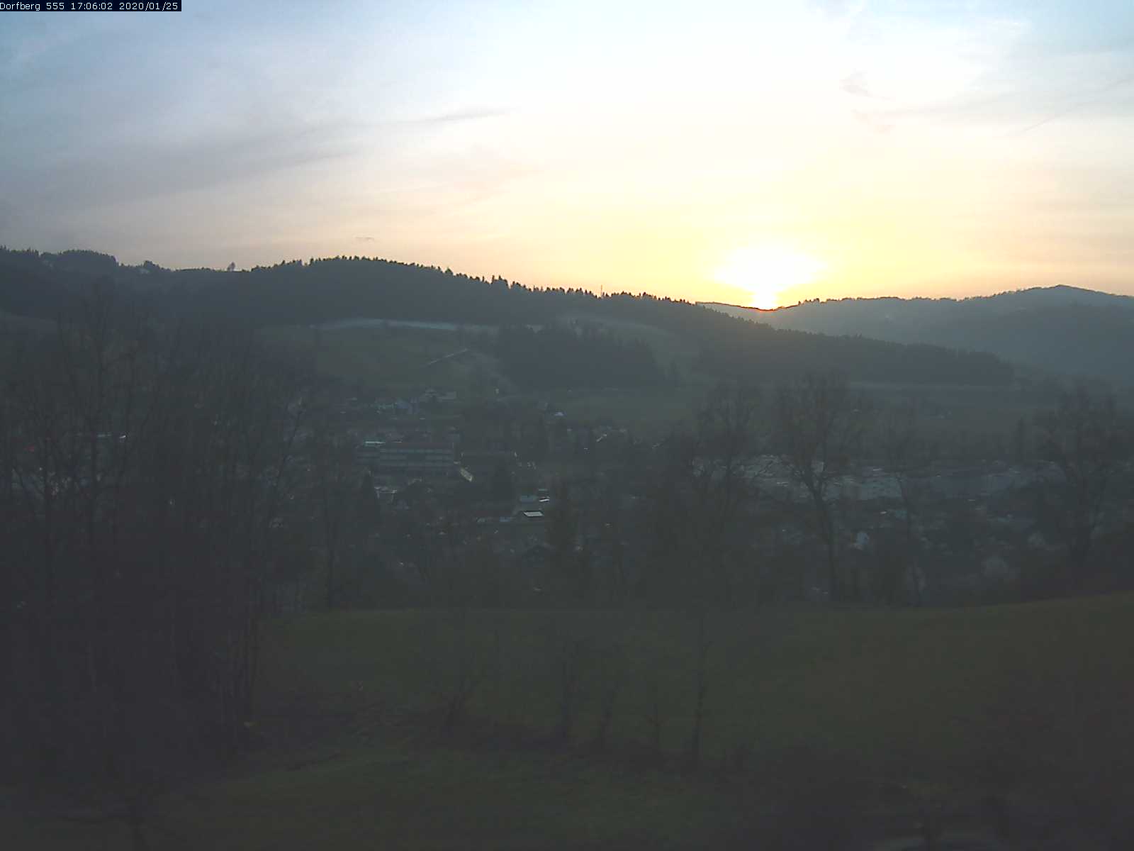 Webcam-Bild: Aussicht vom Dorfberg in Langnau 20200125-170602