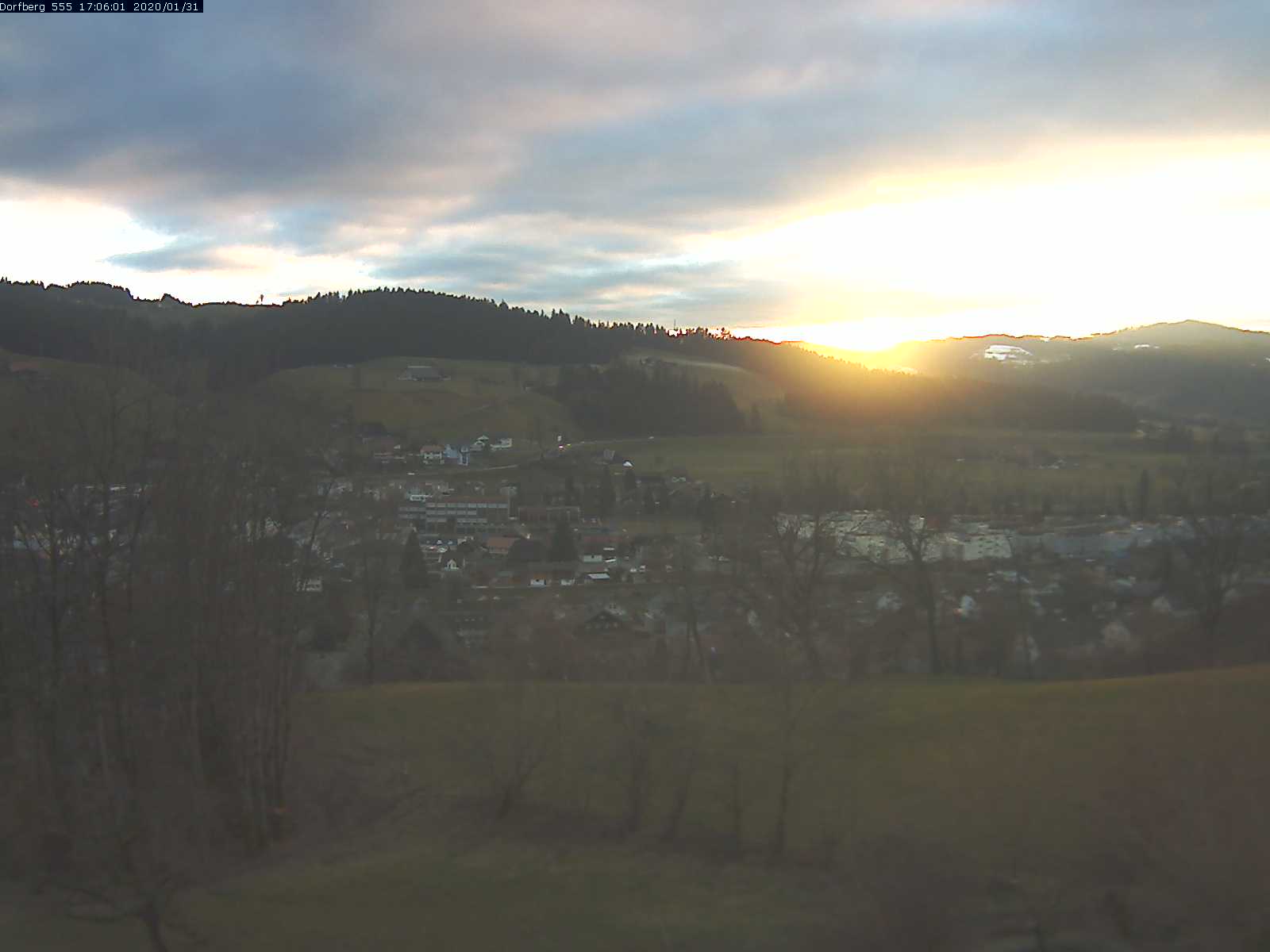 Webcam-Bild: Aussicht vom Dorfberg in Langnau 20200131-170601