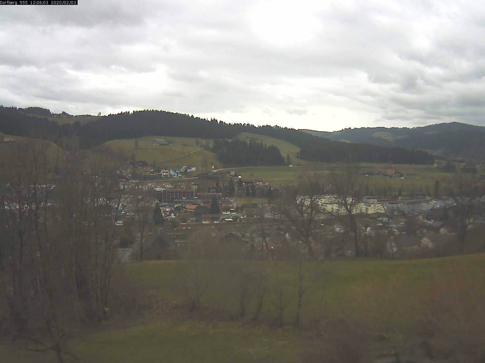 Webcam-Bild: Aussicht vom Dorfberg in Langnau 20200203-120601