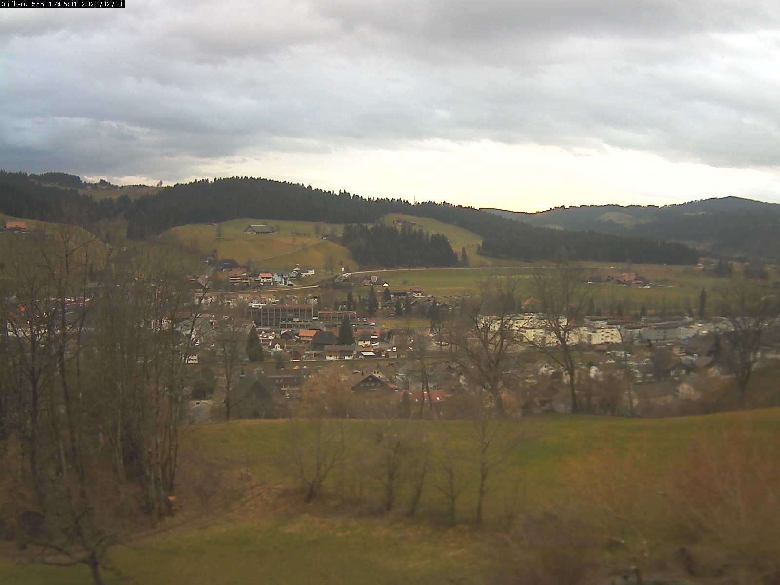 Webcam-Bild: Aussicht vom Dorfberg in Langnau 20200203-170601