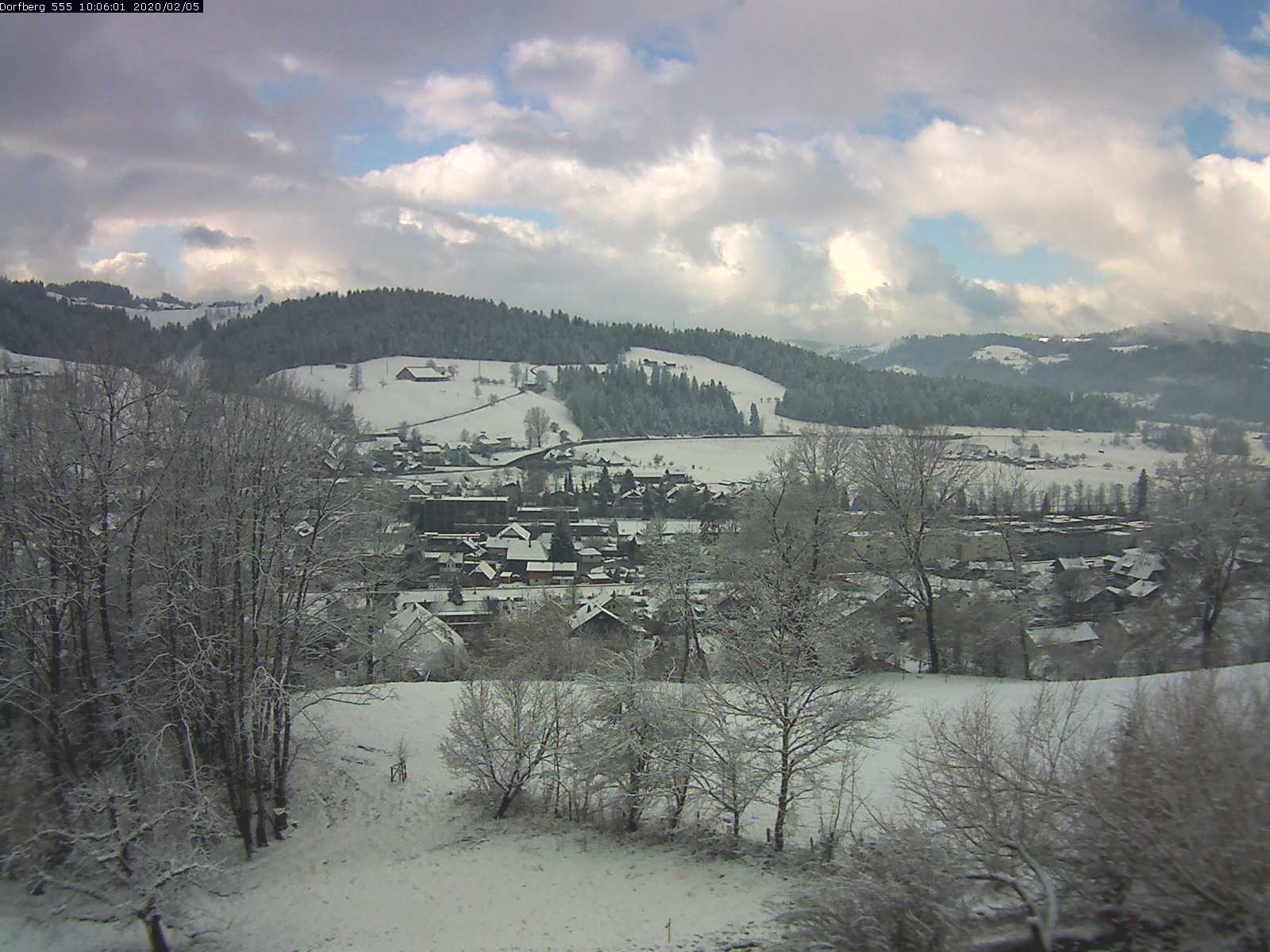 Webcam-Bild: Aussicht vom Dorfberg in Langnau 20200205-100601
