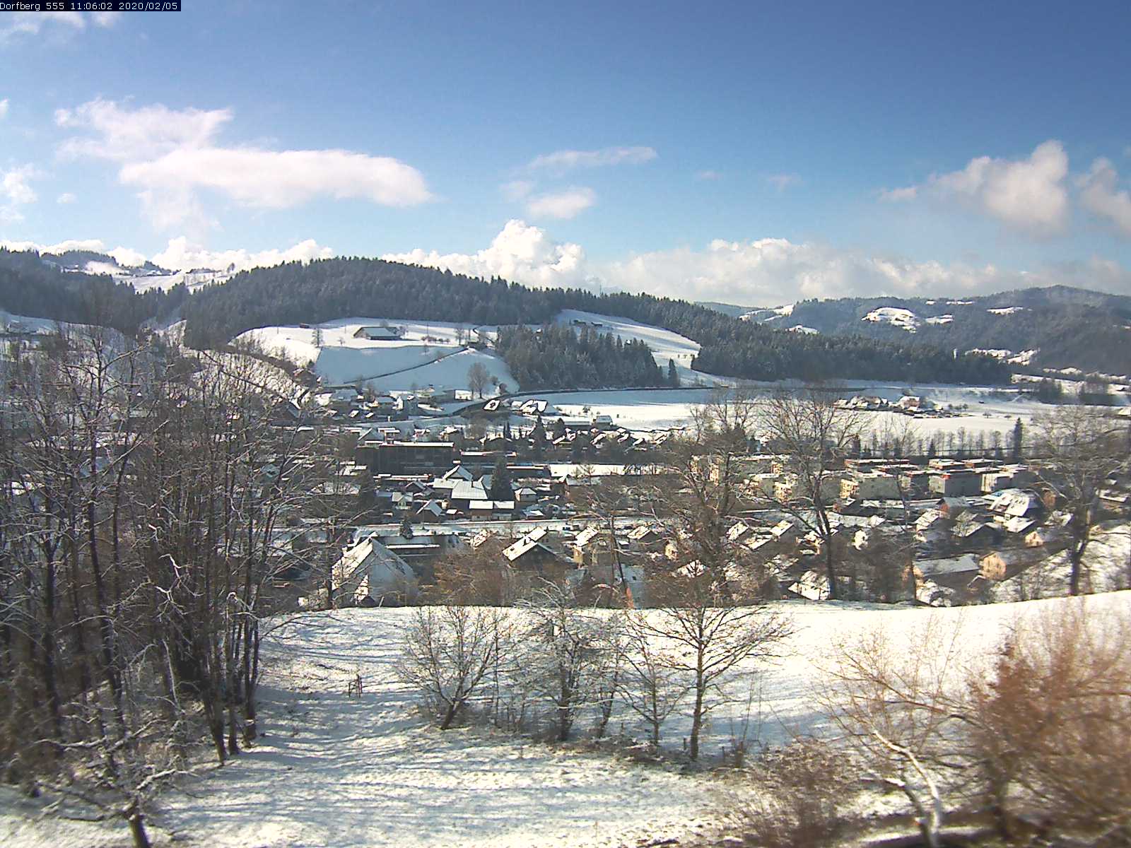 Webcam-Bild: Aussicht vom Dorfberg in Langnau 20200205-110601