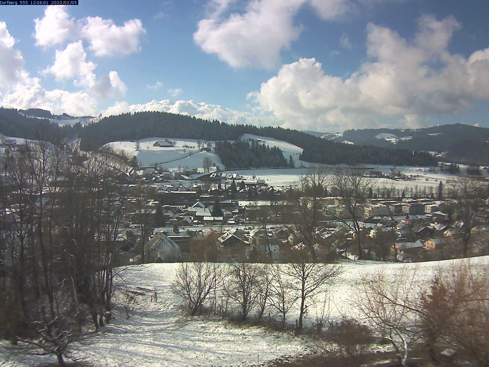 Webcam-Bild: Aussicht vom Dorfberg in Langnau 20200205-120601