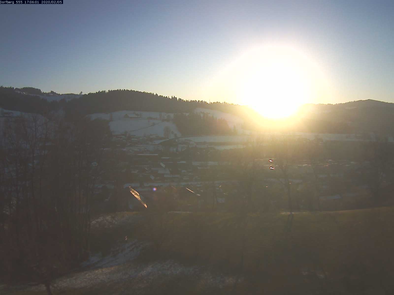 Webcam-Bild: Aussicht vom Dorfberg in Langnau 20200205-170601