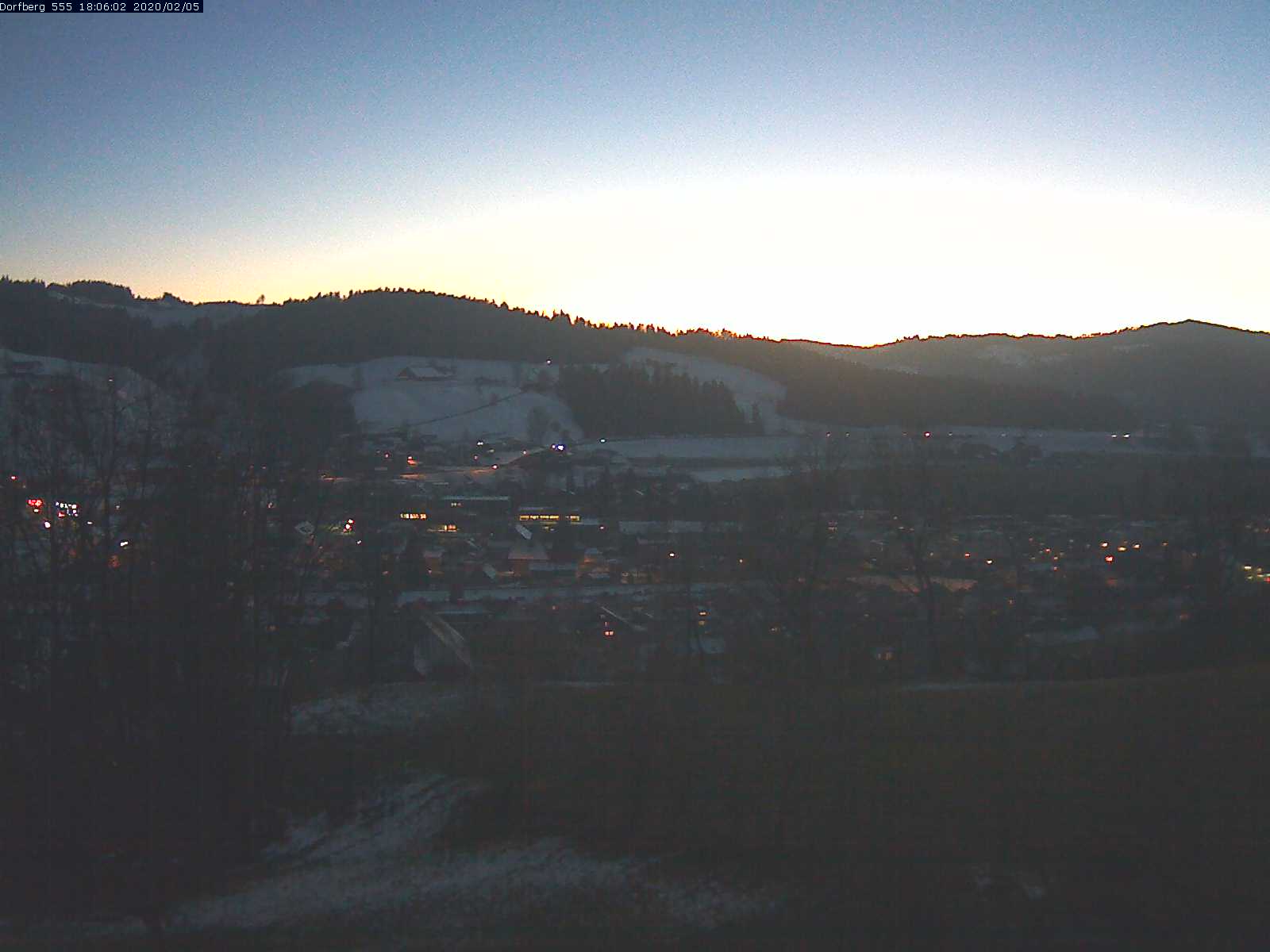 Webcam-Bild: Aussicht vom Dorfberg in Langnau 20200205-180601