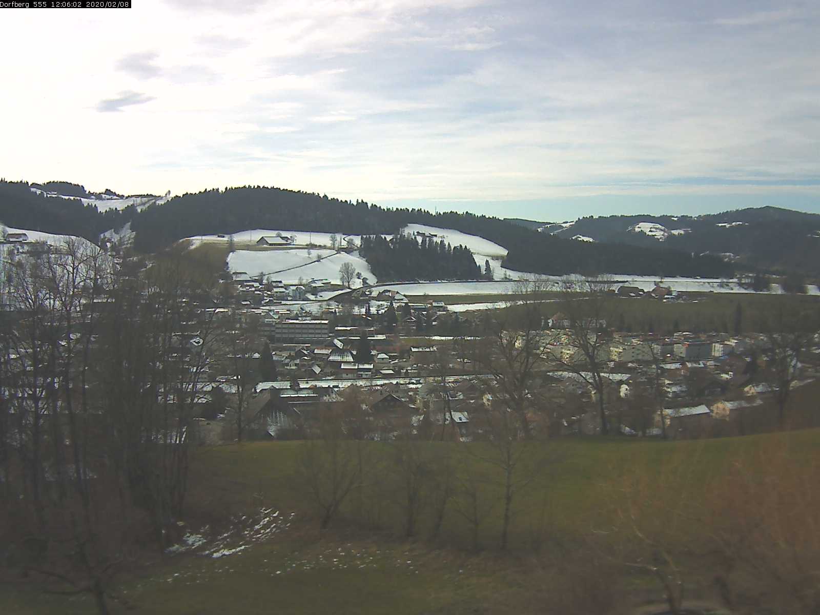 Webcam-Bild: Aussicht vom Dorfberg in Langnau 20200208-120601