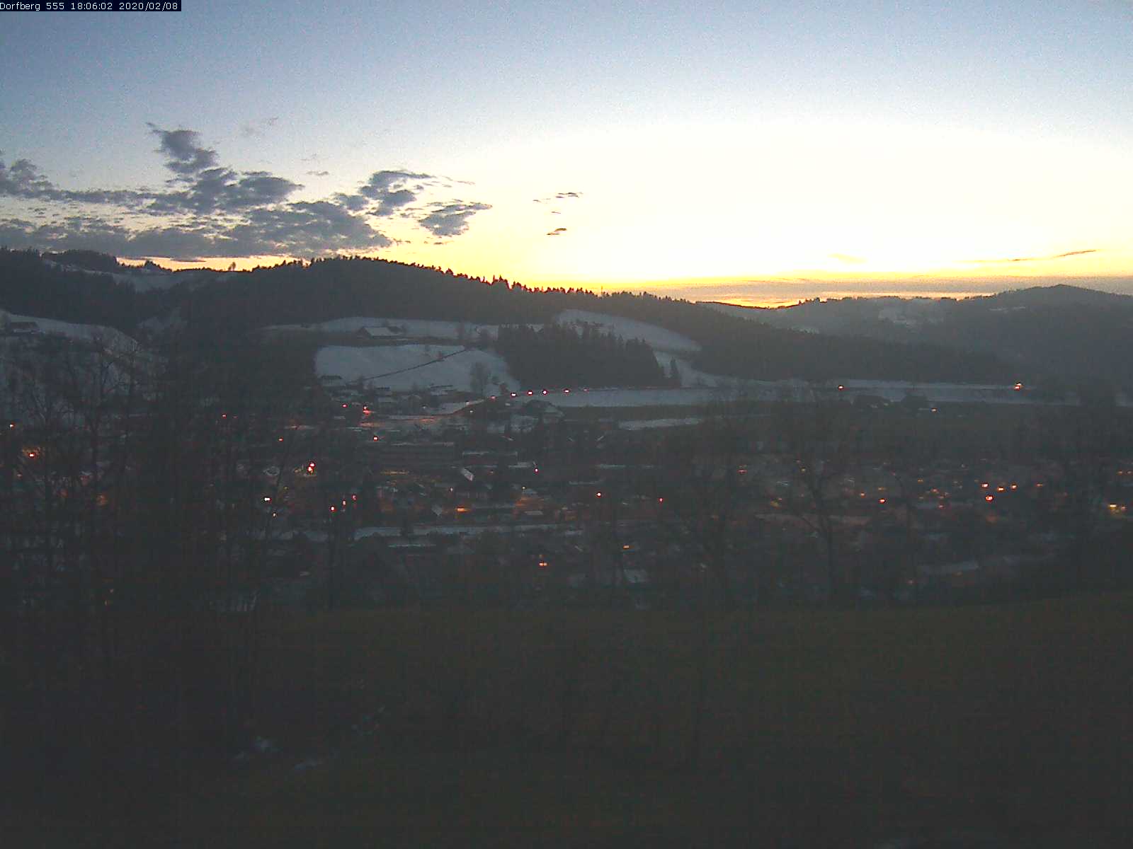 Webcam-Bild: Aussicht vom Dorfberg in Langnau 20200208-180601