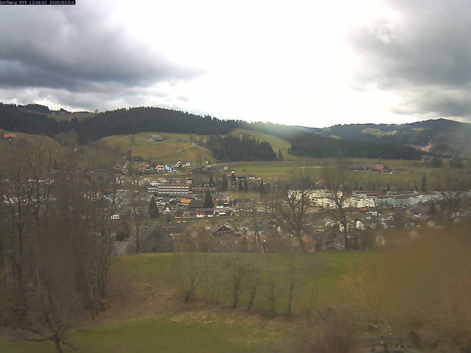 Webcam-Bild: Aussicht vom Dorfberg in Langnau 20200210-120601