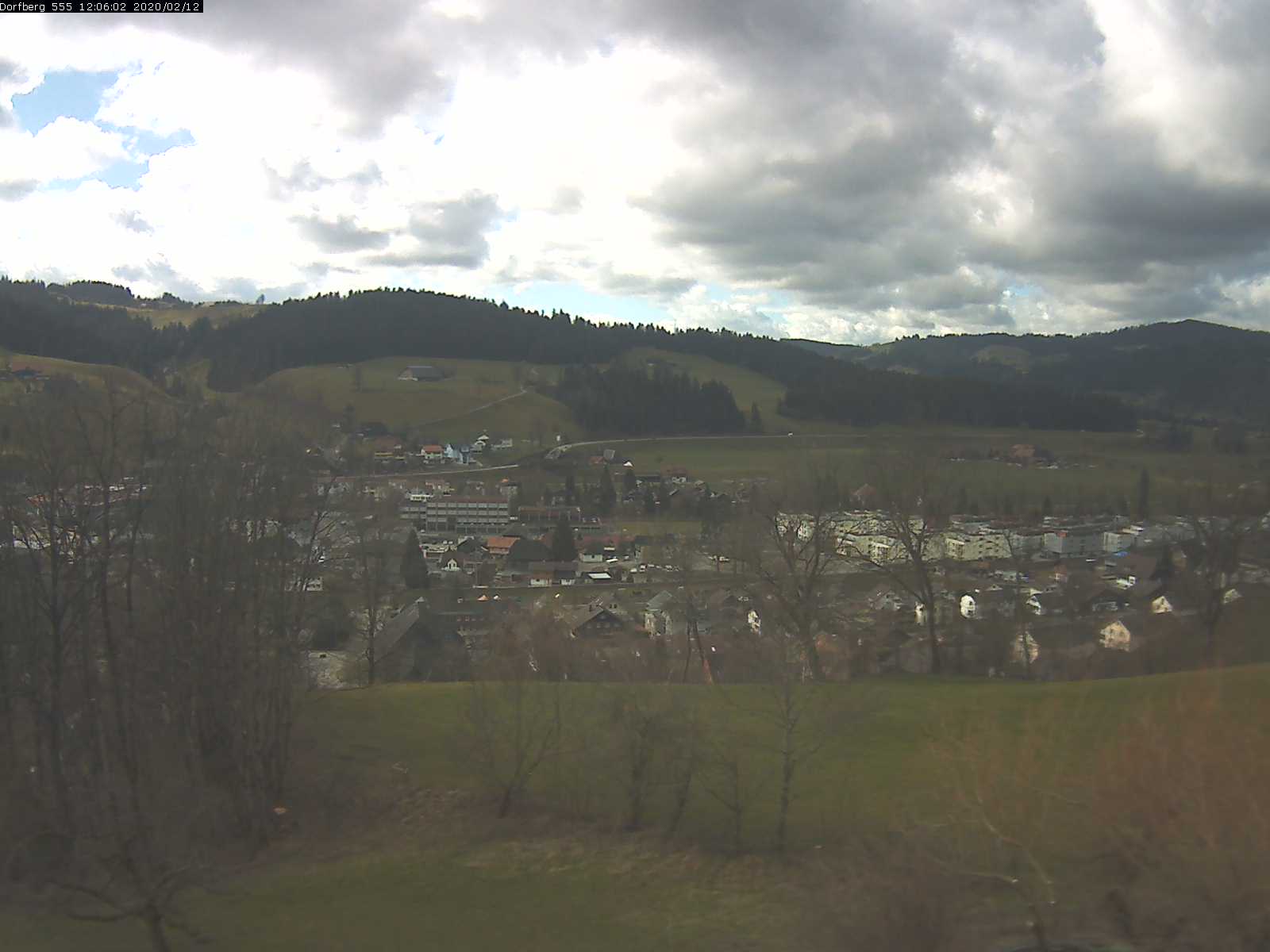Webcam-Bild: Aussicht vom Dorfberg in Langnau 20200212-120601