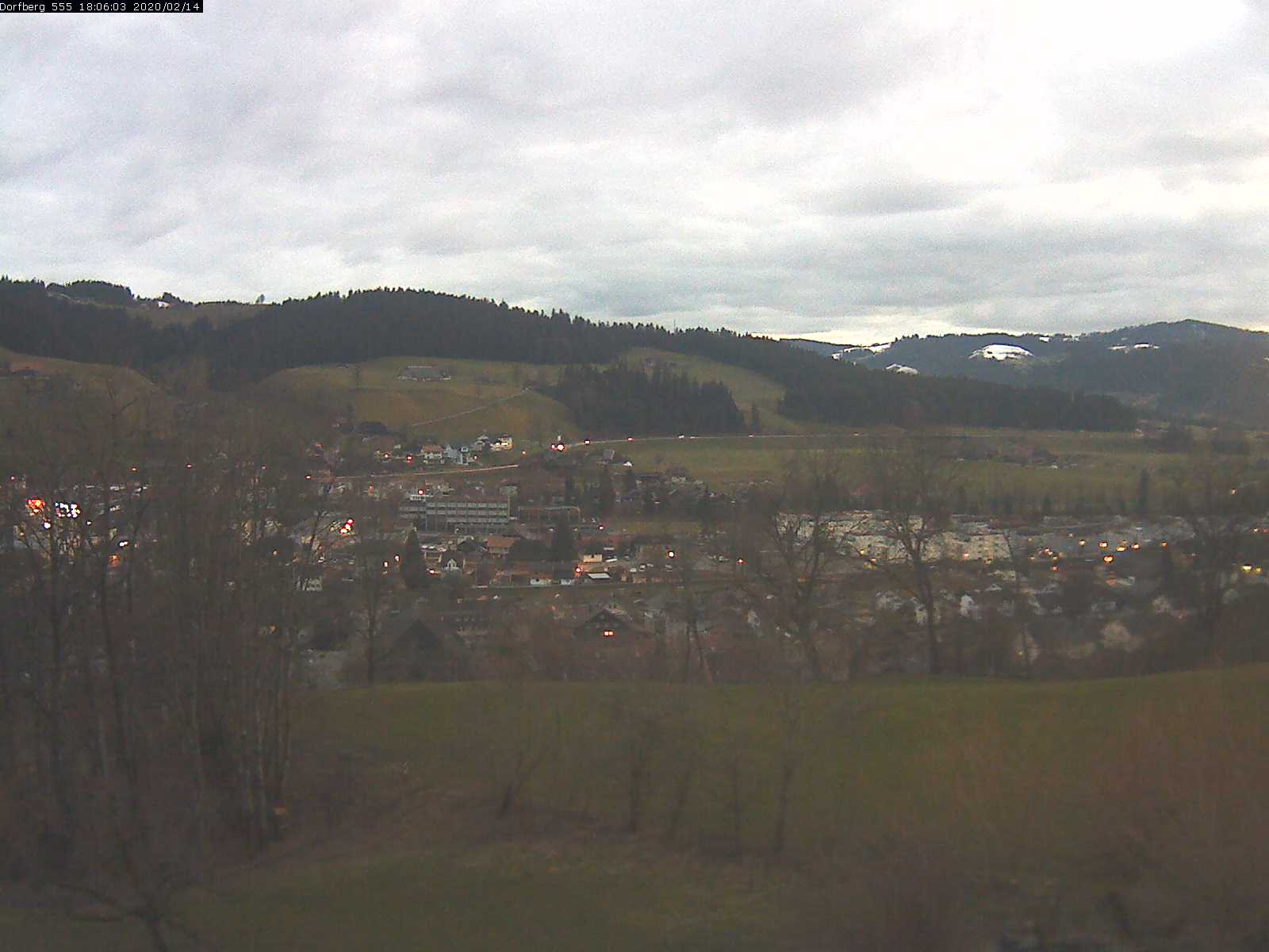 Webcam-Bild: Aussicht vom Dorfberg in Langnau 20200214-180601