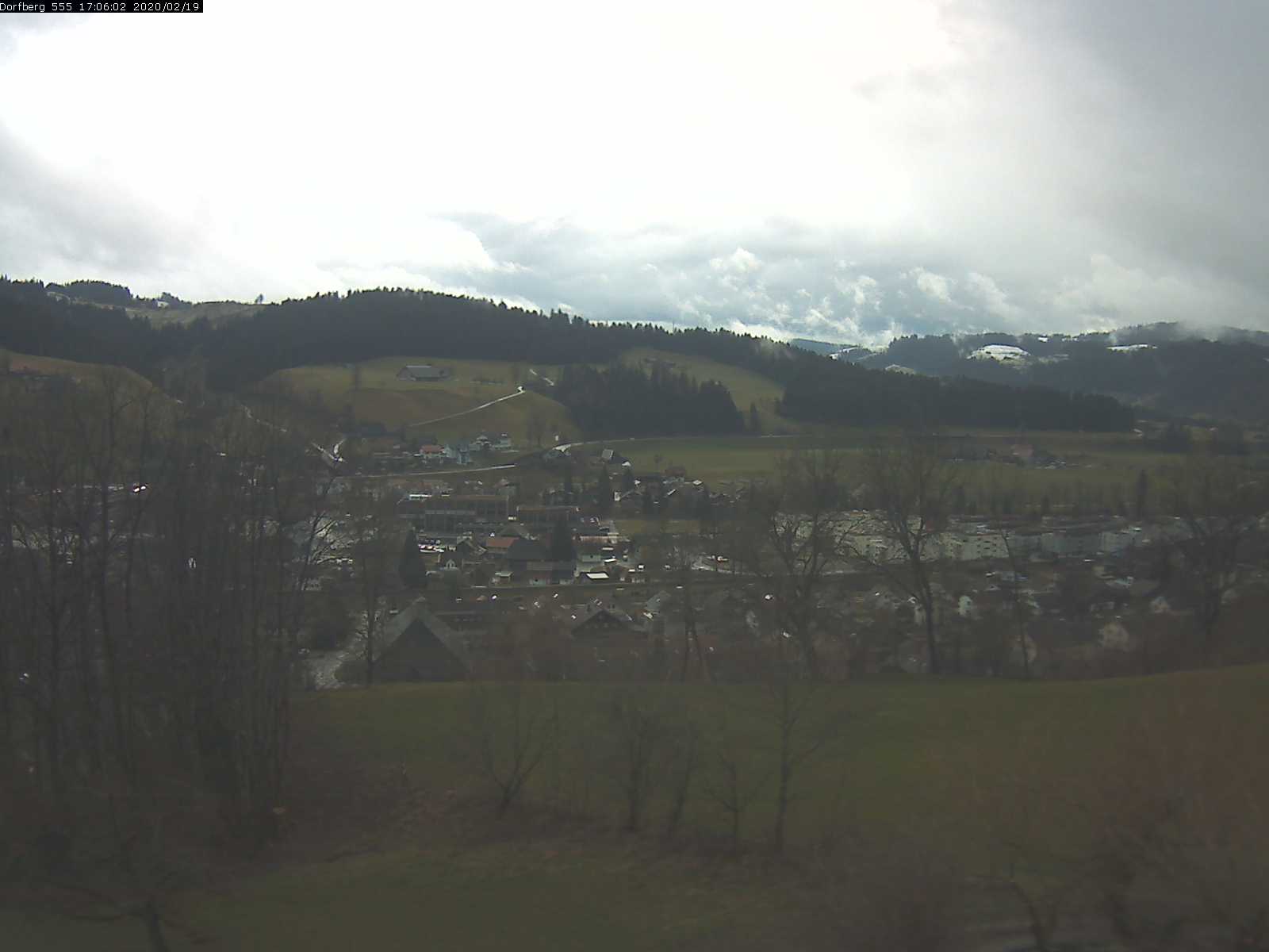 Webcam-Bild: Aussicht vom Dorfberg in Langnau 20200219-170601