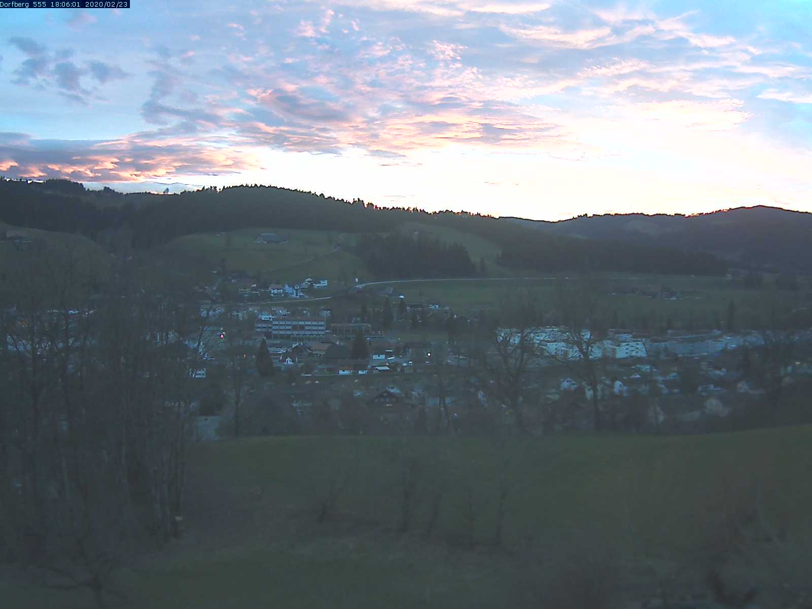 Webcam-Bild: Aussicht vom Dorfberg in Langnau 20200223-180601