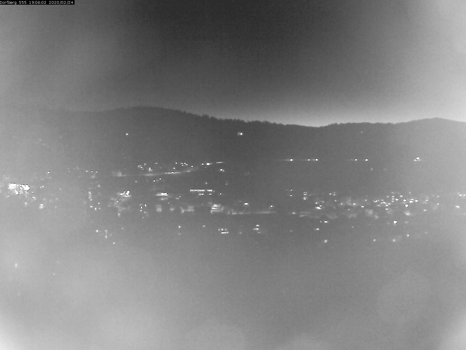 Webcam-Bild: Aussicht vom Dorfberg in Langnau 20200224-190601