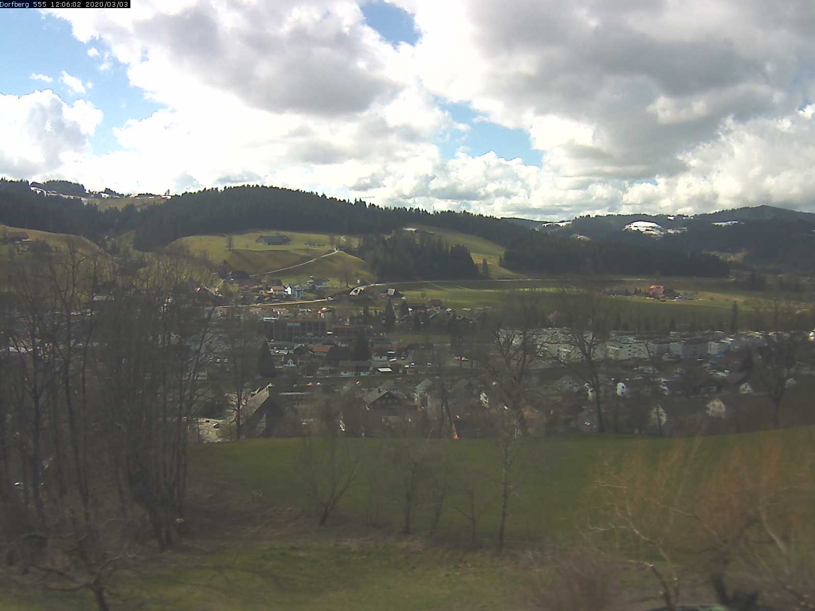Webcam-Bild: Aussicht vom Dorfberg in Langnau 20200303-120601