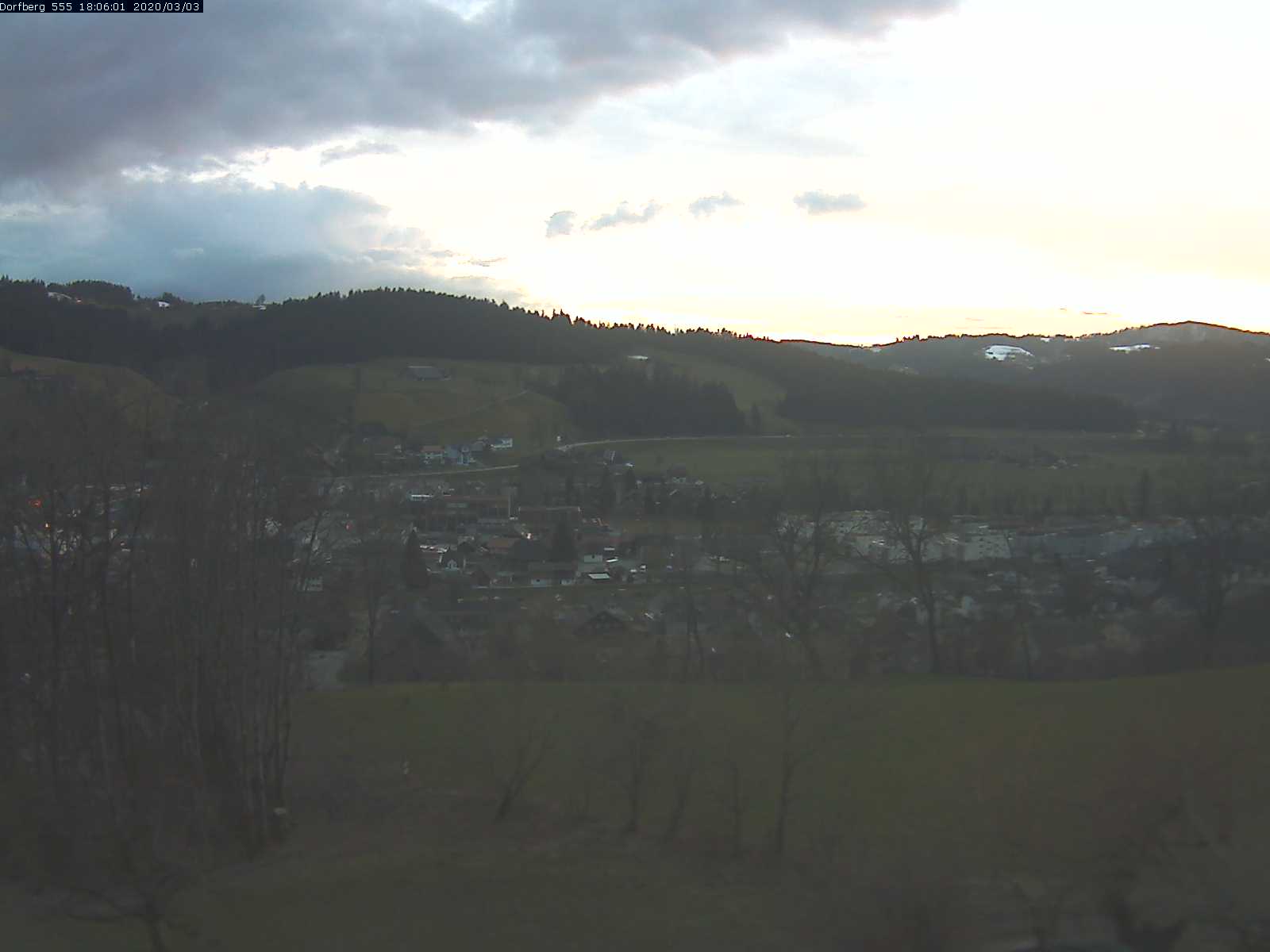 Webcam-Bild: Aussicht vom Dorfberg in Langnau 20200303-180601